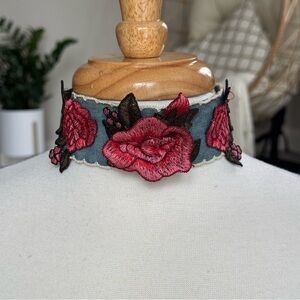 Vintage-Style Floral Denim Choker